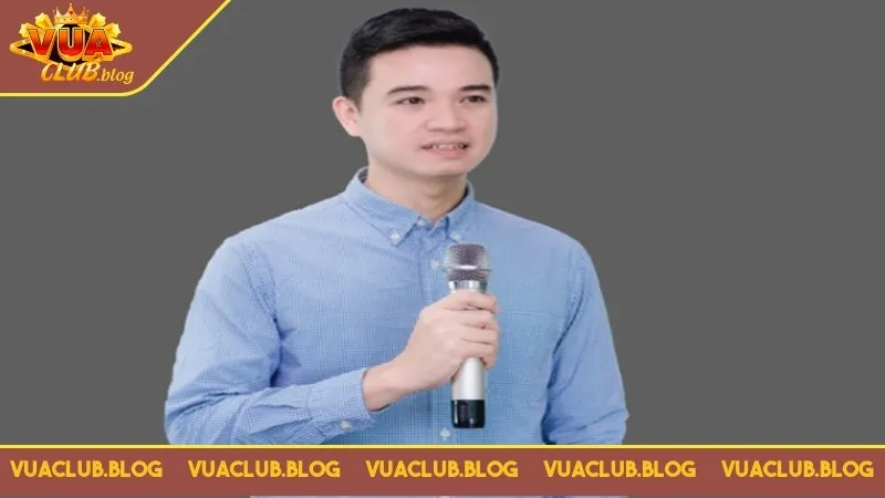 CEO Scotty Nguyễn nổi bật với hình ảnh của một cậu bé chăm chỉ CEO Scotty Nguyễn nổi bật với hình ảnh của một cậu bé chăm chỉ